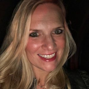 Meet your Posher, Christy